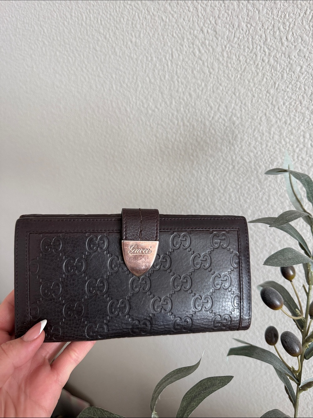 Gucci Brown Embossed Leather Wallet with Logo Clasp